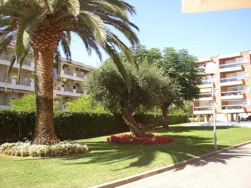 Apartamentos Alquihouse Vilafortuny กัมบริลส์ ภายนอก รูปภาพ