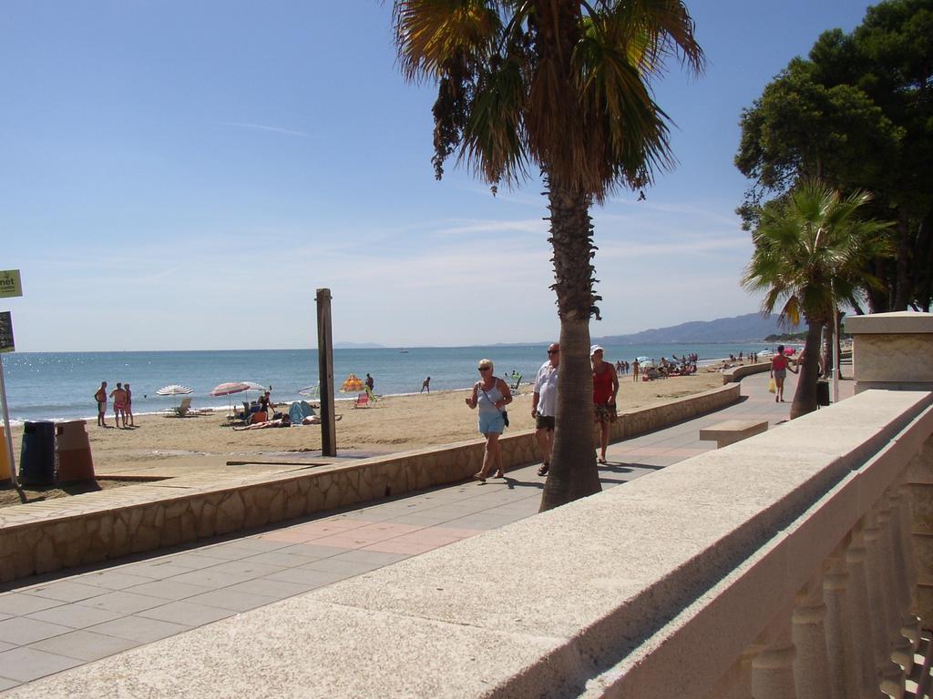 Apartamentos Alquihouse Vilafortuny กัมบริลส์ ภายนอก รูปภาพ