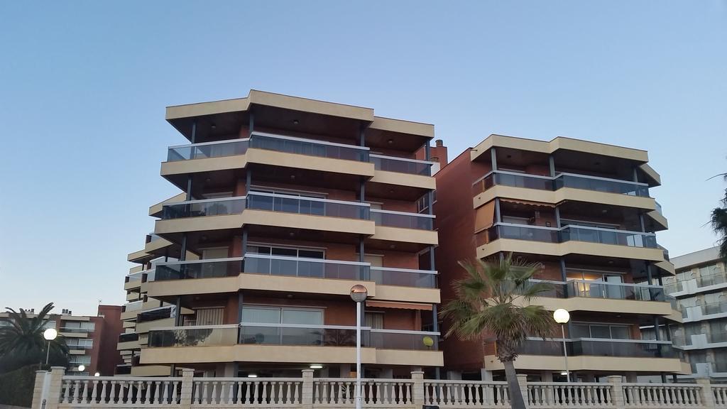 Apartamentos Alquihouse Vilafortuny กัมบริลส์ ภายนอก รูปภาพ