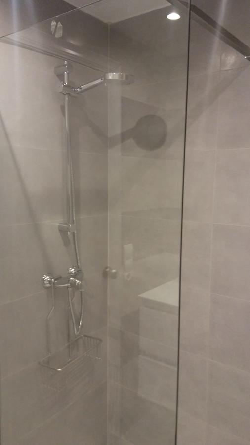 Apartamentos Alquihouse Vilafortuny กัมบริลส์ ภายนอก รูปภาพ